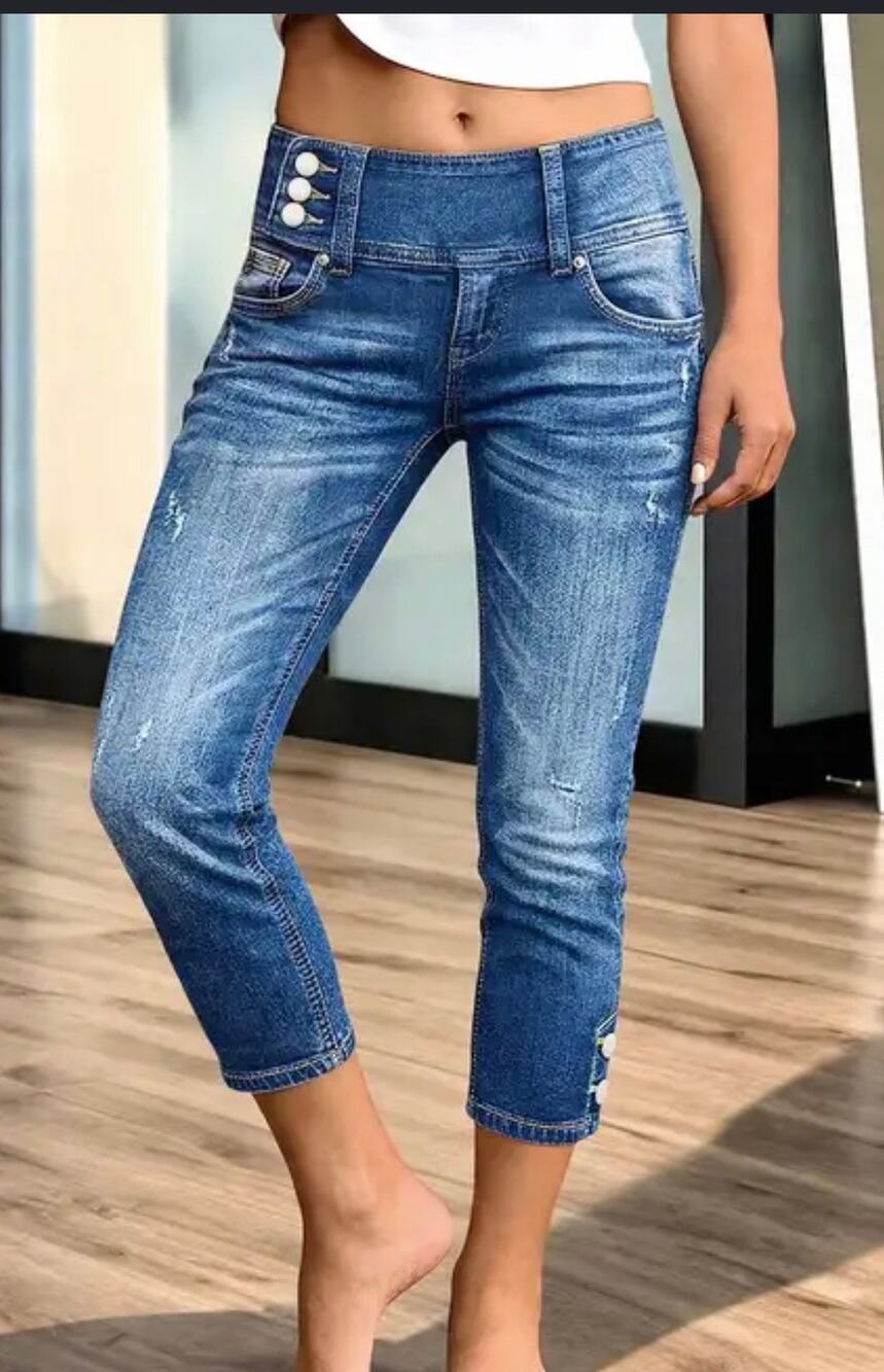 Flamingals Button Decor Mid Waist Skinny Capri Jeans NWT Small $79.99